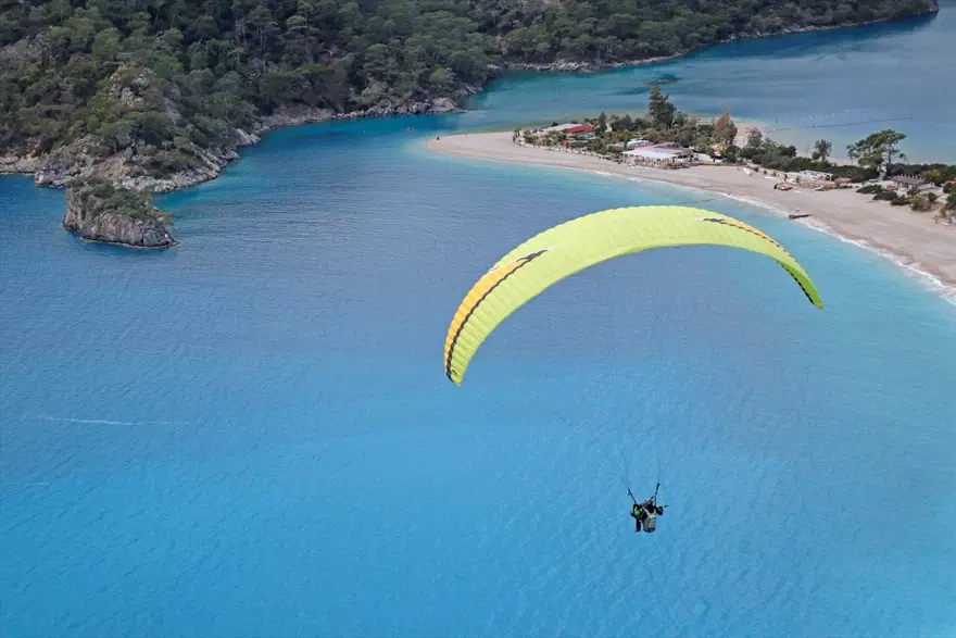 Ölüdeniz'in 'renkli aksesuarları' adrenalin tutkunlarına gökyüzünden eşsiz manzaralar sunuyor 10