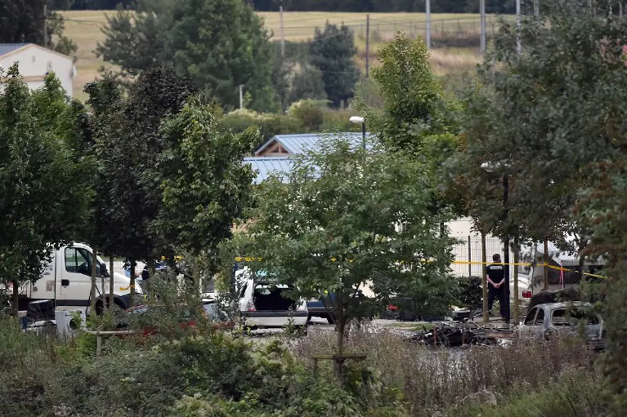 Fransa'da Roman kampında saldırı: 4 ölü 13