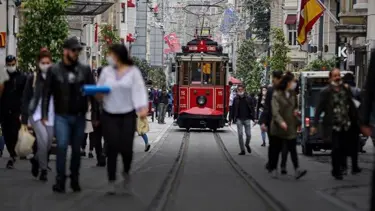 Her 10 kişiden 4'ü gün boyu aynı maskeyi kullanıyor