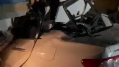 TIR'ın altına giren otomobilin sürücüsü can verdi