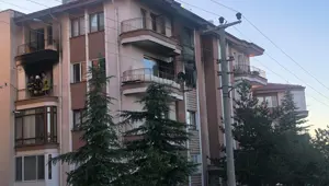 Afyonkarahisar'da apartmanda yangın: Balkondan atlayan kişi öldü