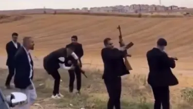 Gelin alma merasiminde av tüfekleriyle ateş açtılar