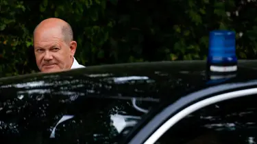 Almanya Başbakanı Scholz koşarken düşerek yaralandı