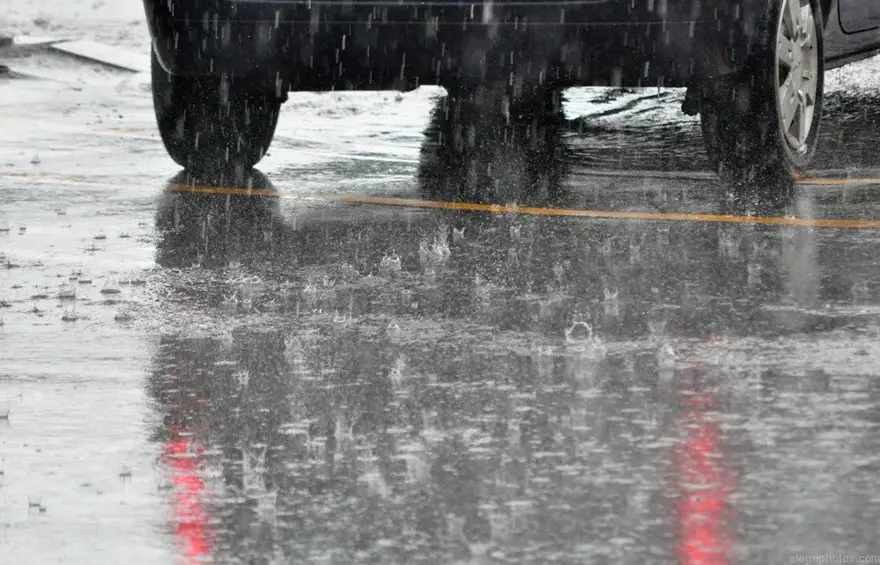 YAĞMURDA HIZI DÜŞÜRÜN 16