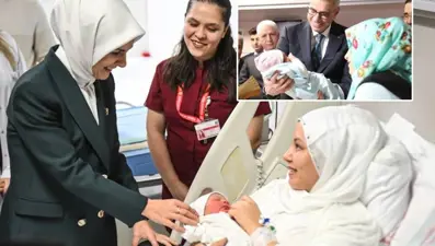 Bakanlardan İstanbul ve Ankara'da yeni yılın ilk bebeklerine ziyaret