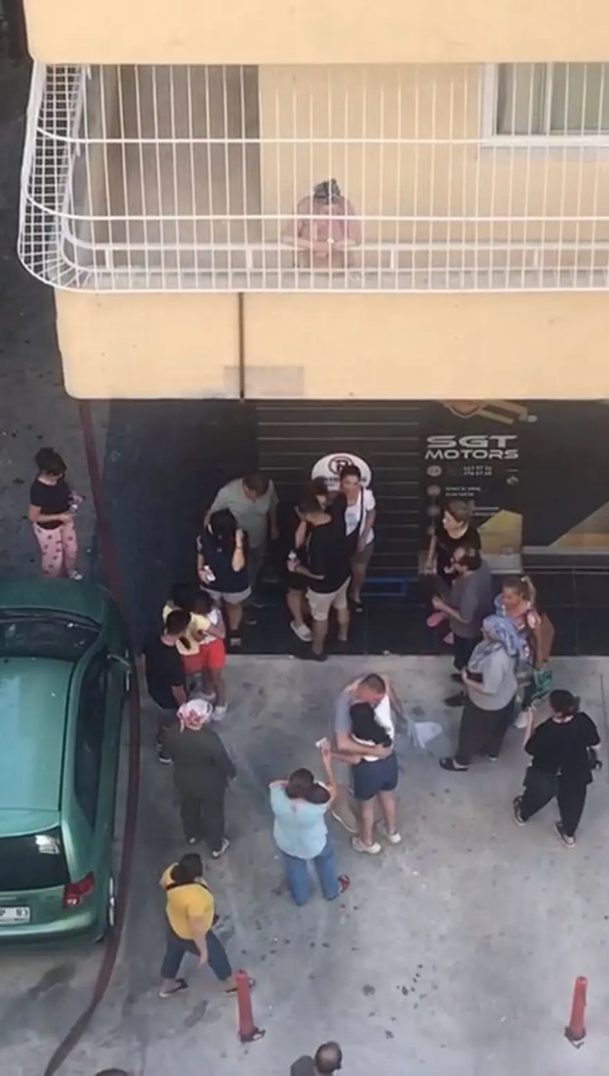 Adana’da 10 katlı binada yangın paniği 3