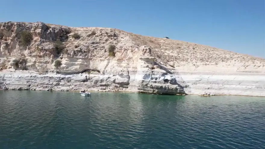 Adıyaman'da 12 bin yıllık kaya resimleri su altında bulundu 2