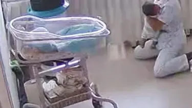 Çin'de hemşirelerin bebekleri depremden korumaya çalıştığı anlar kameralara yansıdı