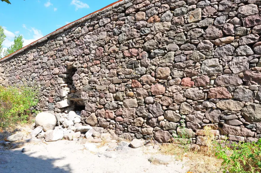 Define hayaliyle taş köprüyü tahrip ettiler 2