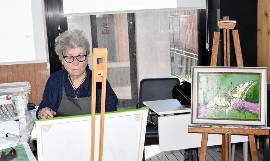 80 yaşında resim yaparak hayata sarılıyor: "İnsanın duyguları değişiyor" 5