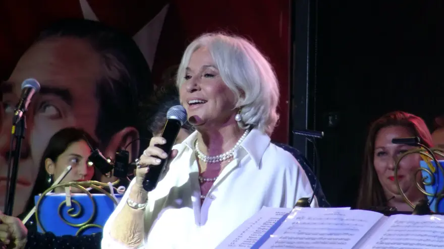 Barış Manço'nun 50 yıl önce bestelediği "2023 Marşı" sahneye taşındı 4