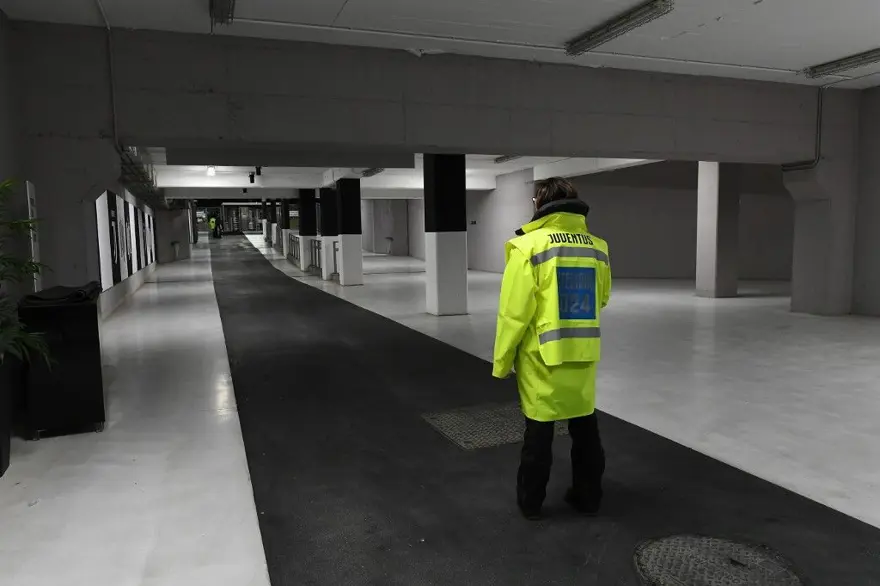 İtalya'da kız kardeşi karantinada ölen İtalyandan isyan çağrısı: Yardım edin 42