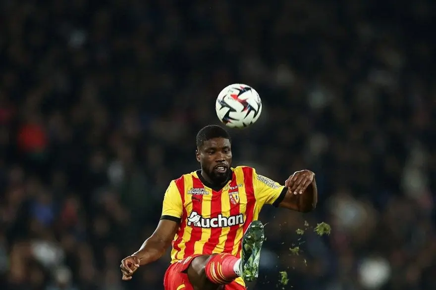 Fenerbahçe stoper arayışında: Danso için 25 milyon euro talebi Fenerbahçe stoper arayışında: Danso için 25 milyon euro talebi