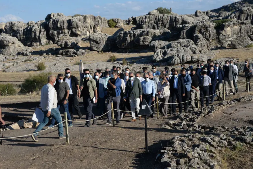 Çayönü Höyüğü'nde 5 bin yıllık sandık mezar bulundu 9 Çayönü Höyüğü'nde 5 bin yıllık sandık mezar bulundu 9