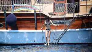 Beren Saat ve Kenan Doğulu Bodrum'da tekne tatilinde Beren Saat ve Kenan Doğulu Bodrum'da tekne tatilinde