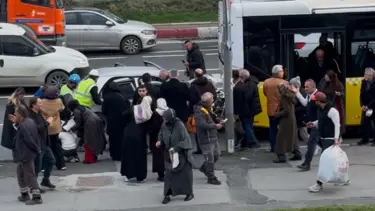 İstanbul otomobil İETT otobüsüne çarptı: 3’ü çocuk 8 yaralı