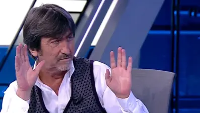 Rıdvan Dilmen'den Van Persie'ye eleştiri