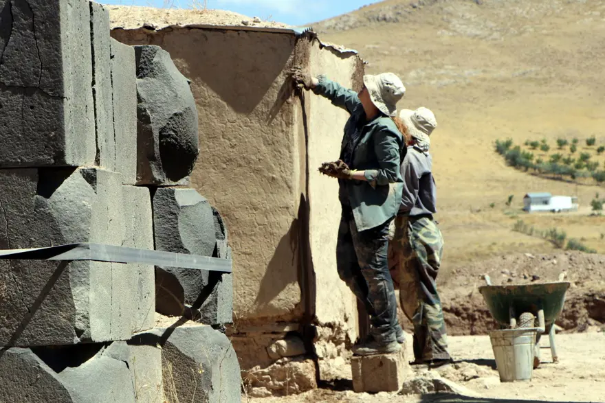 ''DOĞU ANADOLU’DA İLK DEFA BÖYLE BİR KALINTIYA RASTLADIK'' 6 ''DOĞU ANADOLU’DA İLK DEFA BÖYLE BİR KALINTIYA RASTLADIK'' 6