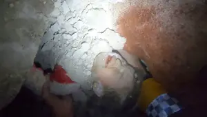 Depremlerin vurduğu Suriye'de son durum: En az 4 bin 500 can kaybı