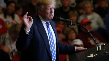 Clinton'dan Trump'a: Küba'ya ambargoyu deldin