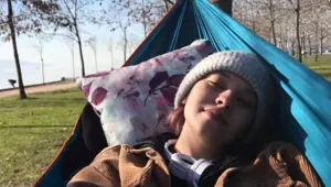 7. kattan düşen Sedefnur gözleriyle tepki vermeye başladı