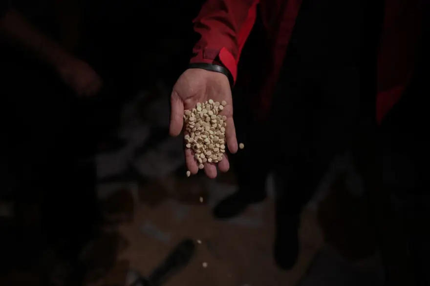 Suriye'de rejimin "narko-devlet" olduğunun en açık kanıtı: Esad'ın en büyük zehir deposu ortaya çıkarıldı 18