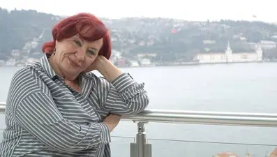 Güzin Özyağcılar, Yıldız Kenter'i anlattı: Ailemi o razı etti, mesleğe onun sayesinde başladım