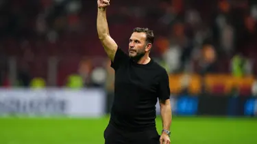 Okan Buruk: Üç forvetle de oynayabiliriz