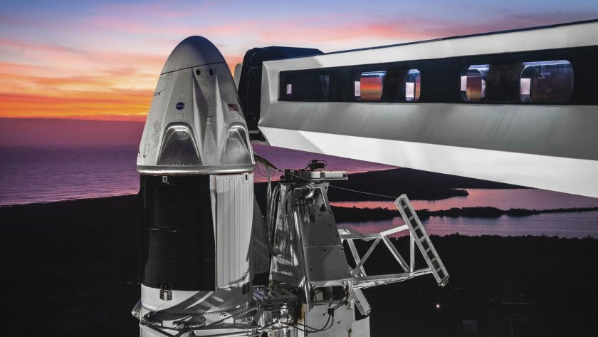 SpaceX'ten uzay turizmi adımı