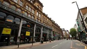 İngiltere'de salgın etkisi: 49 şirket iflas etti, 61 bin kişi işsiz kaldı İngiltere'de salgın etkisi: 49 şirket iflas etti, 61 bin kişi işsiz kaldı