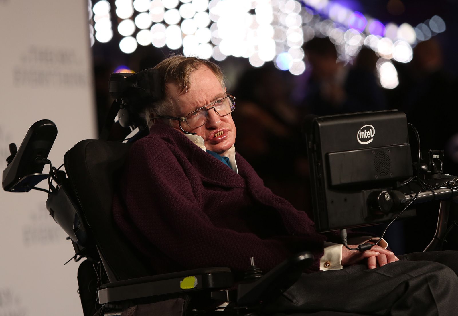 Stephen Hawking’in uzaylı kehaneti gerçek oluyor