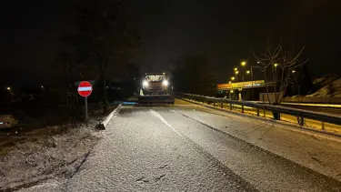 Uşak'ta kar etkili oluyor
