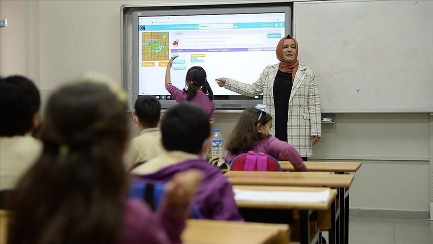10 bin öğretmen ataması ne zaman? Gözler MEB AGS kontenjanları ve branş dağılımında