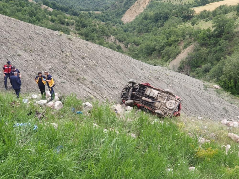 Tokat'ta minibüs uçuruma yuvarlandı: 4 ölü