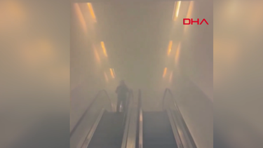 Akasya AVM’deki yangın söndürüldü: Panik anları kamerada!