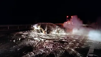 Ankara'da otomobil bariyere çarpıp alev aldı: 3 ölü