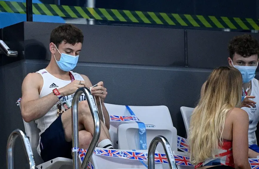 Olimpiyat şampiyonu sporcu Tom Daley'in örgü örme hobisi 6