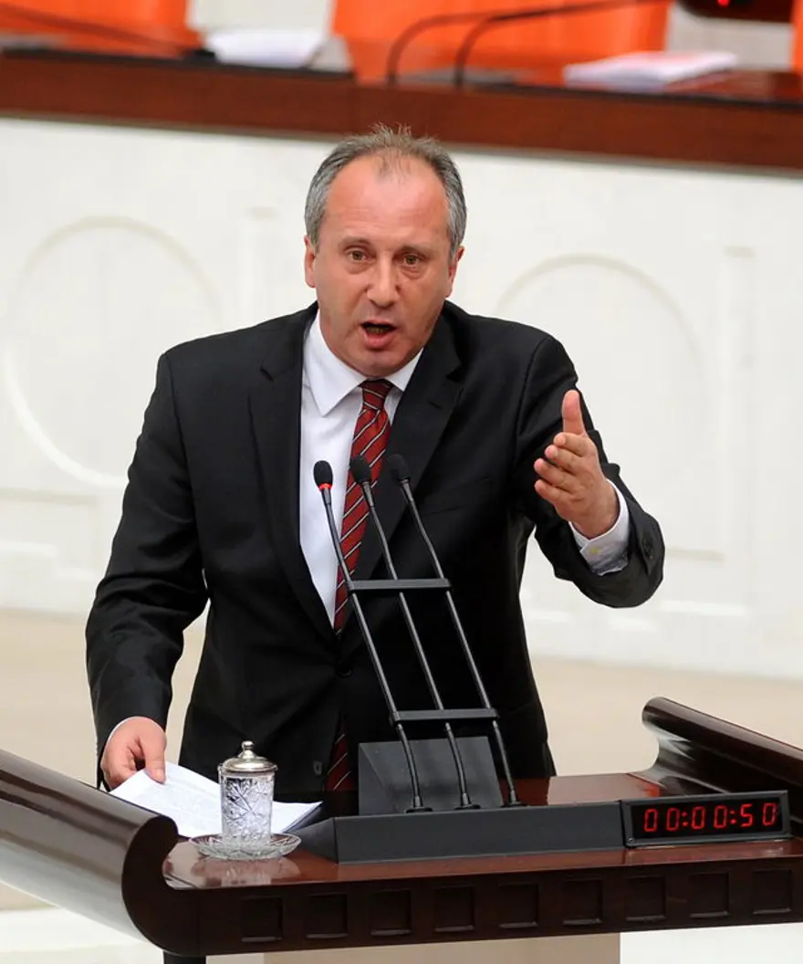 CHP'lilerden Şamil Tayyar'a protesto 3