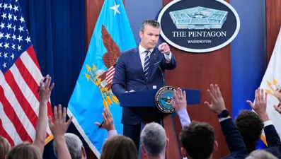 Pentagon’da muhabir krizi: Trump yönetimi imza atmayan gazetecileri kovuyor