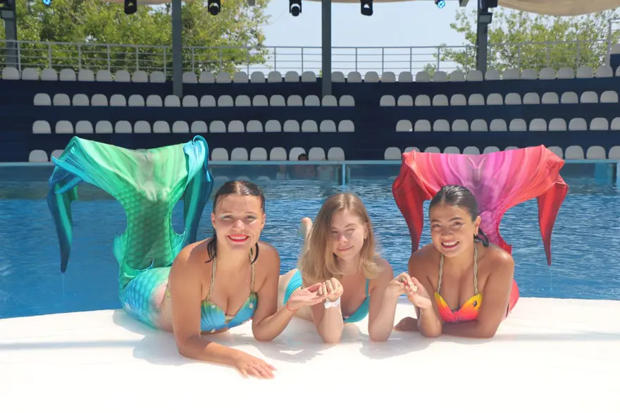 Yunus şovunun yerini deniz kızları aldı 2