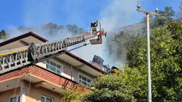 Zonguldak'ta üç katlı bir binada yangın