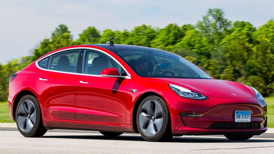 Elon Musk: Tesla ölümden döndü 3