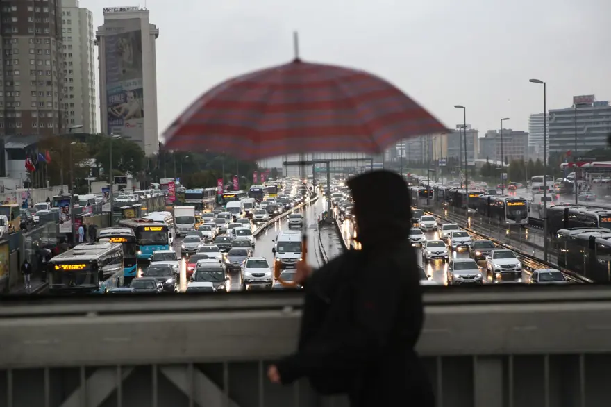 Hava durumu: İstanbul güne yağmurla başladı 