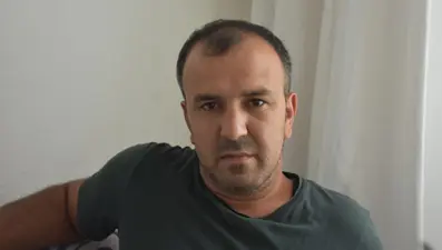 Sakarya'da ayı saldırısından kıyafetlerini yakarak kurtuldu