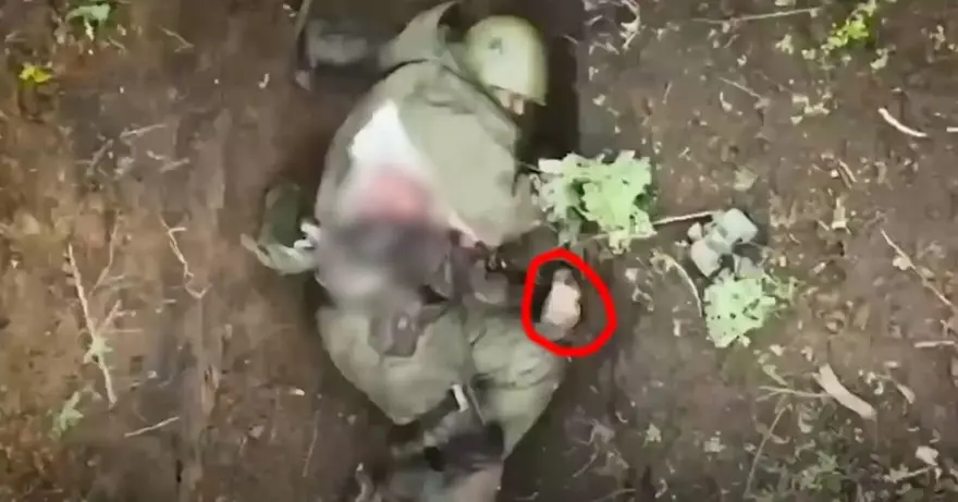 Rus askeri Ukrayna İHA'sından atılan bombaları eliyle etkisiz hale getirdi 7