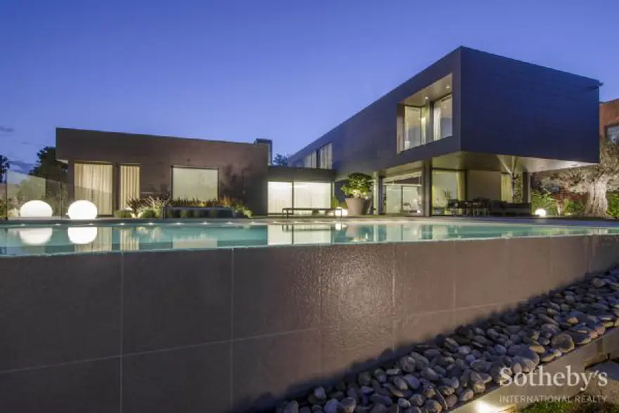 Arda Turan'ın 15 milyon euroluk malikanesi 8 Arda Turan'ın 15 milyon euroluk malikanesi 8