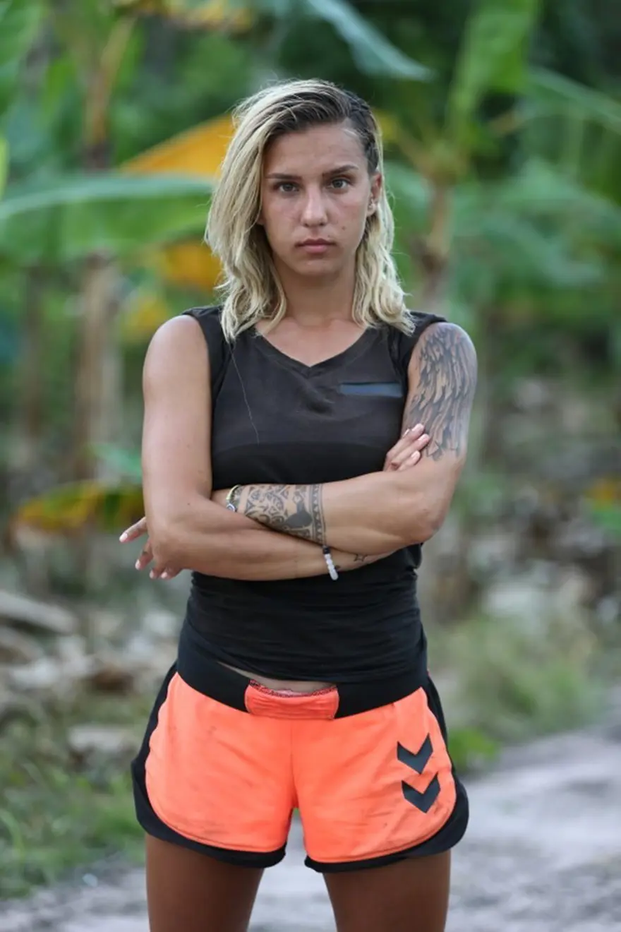 Survivor Elif kimdir? (Elif Şadoğlu) 2 Survivor Elif kimdir? (Elif Şadoğlu) 2