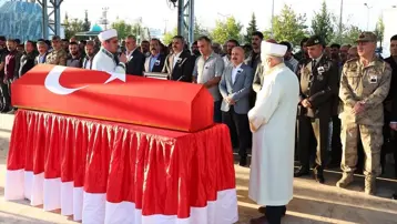 Kazada hayatını kaybeden uzman çavuş son yolculuğuna uğurlandı