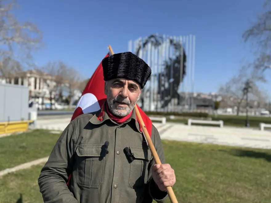 7 yıldır Şehitler için İstanbul'dan Çanakkale'ye yürüyor: 3 gün süren yolculuğun ardından Tekirdağ'a ulaştı 1