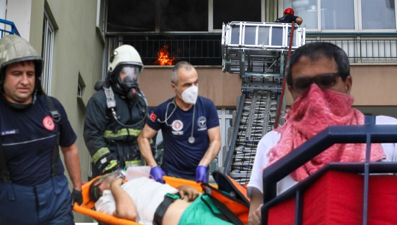 15 katlı binada can pazarı: Dört kişi hastanelik oldu